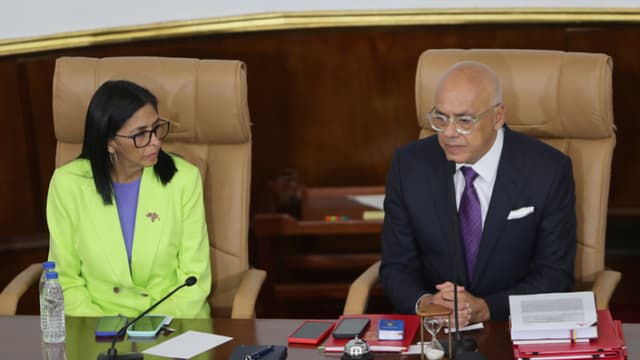 Parlamento de Venezuela impulsa reforma petrolera para atraer inversión extranjera