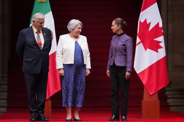 La gobernadora General de Canadá, Mary Simon, fue recibida por la presidenta Claudia Sheinbaum en Palacio Nacional el 20 de enero en la Ciudad de México, México. (Presidencia de México)