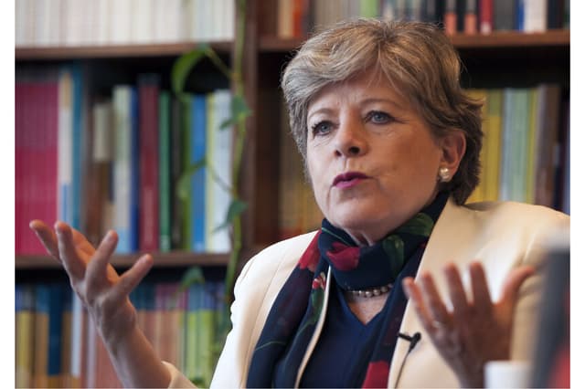 Alicia Bárcena, habla durante una entrevista en Santiago, el 26 de enero de 2015. (VLADIMIR RODAS/AFP a través de Getty Images)