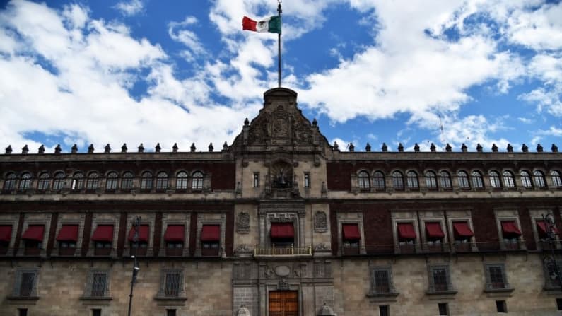 ¿Quién traiciona a la Patria en México?