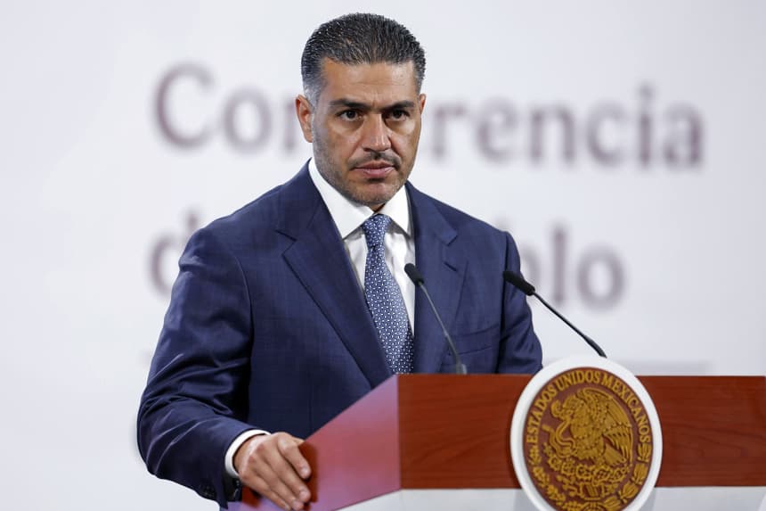 El secretario de Seguridad y Protección Ciudadana del Gobierno de México (SSPC), Omar García Harfuch, habla durante una rueda de prensa en el Palacio Nacional de la Ciudad de México (Imagen de archivo. EFE/ Sáshenka Gutiérrez)