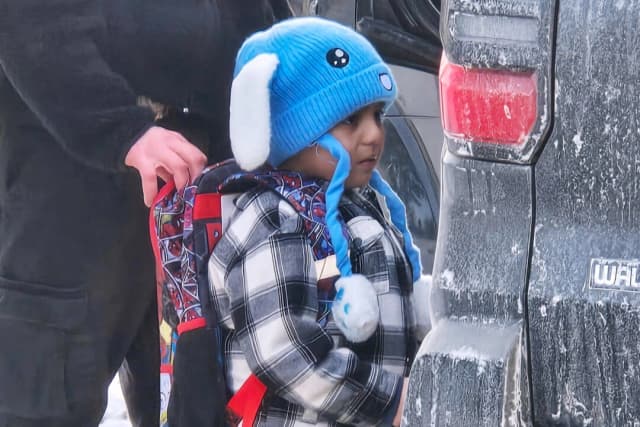 Liam Conejo Ramos en un suburbio de Minneapolis el 20 de enero de 2026. (Ali Daniels vía AP)