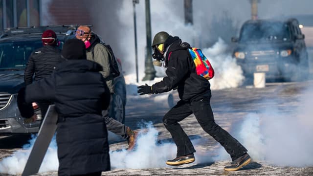 Juez federal ordena conservar pruebas del tiroteo en Minnesota tras polémica por muerte de Pretti