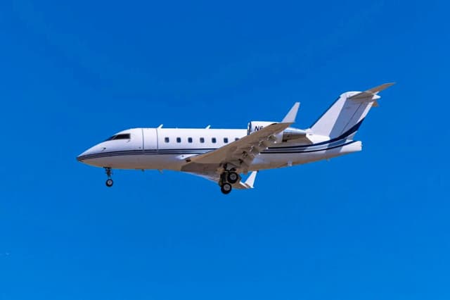 Una Bombardier CL-600 N648CR privada en una foto de archivo. (Shutterstock).