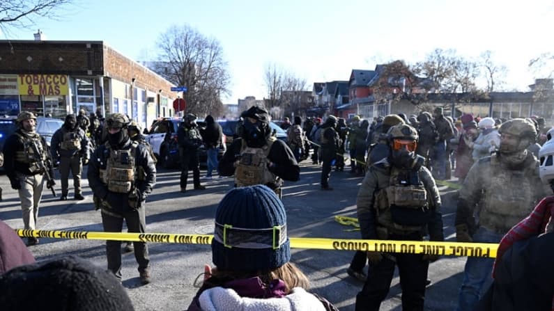Líderes de Minneapolis, EE. UU., instan a la distensión tras tiroteo de fuerzas del orden