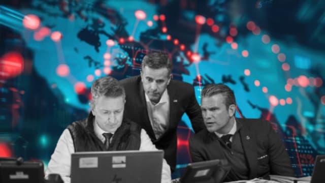 Composición de The Epoch Times. ((De izquierda a derecha) El presidente del Estado Mayor Conjunto, general Dan Caine; el director de la CIA, John Ratcliffe, y el secretario de Guerra, Pete Hegseth, supervisan las operaciones militares estadounidenses en Venezuela desde el club Mar-a-Lago del presidente Donald Trump el 3 de enero de 2026 en Palm Beach, Florida. | Molly Riley/La Casa Blanca a través de Getty Images)