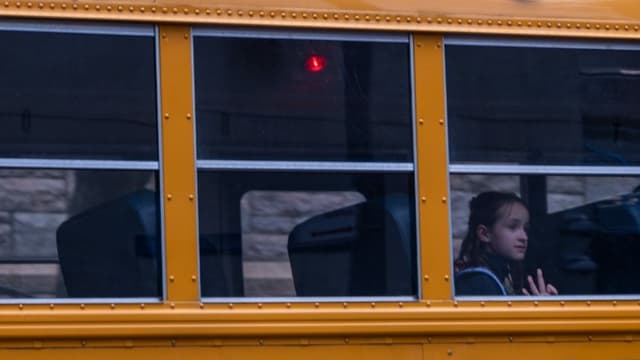 ICE ordena arresto de inmigrante ilegal mexicano que atacó un autobús escolar e hirió a niña de 8 años