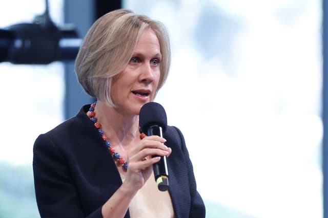 Embajadora dice que Reino Unido apuesta por invertir en finanzas y farmacéuticas en México