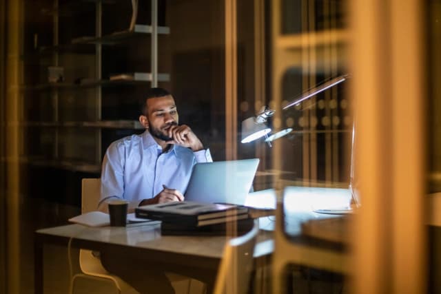 La duda antes de comenzar una tarea difícil suele ser el momento más difícil de superar. (sanjeri/Getty Images)
