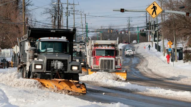 Escuelas siguen cerradas por octavo día consecutivo en varios estados por persistente frío