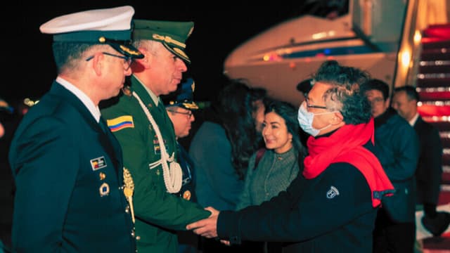 Petro conoce a su nieta en EE. UU. previo a la reunión con Trump