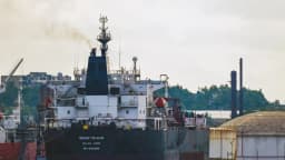 Trump asegura que México no enviará más petróleo a Cuba