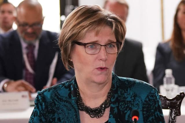 La entonces embajadora de Estados Unidos en Honduras, Laura F. Dogu habla en la Casa Presidencial de Tegucigalpa, el 10 de enero de 2023. (Foto de STRINGER/AFP vía Getty Images)