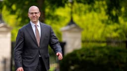 Gobernador de la Reserva Federal, Stephen Miran, renuncia a su cargo en la Casa Blanca