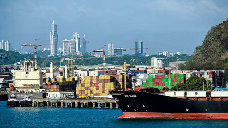 Gobierno de Paraguay condena la retención de buques de Panamá en puertos de China
