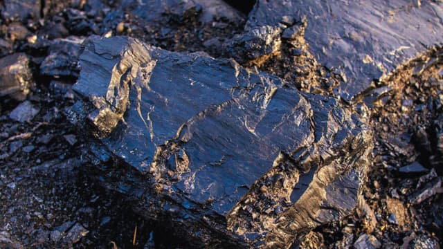 Explosión en mina de carbón deja al menos 16 muertos en el noreste de India