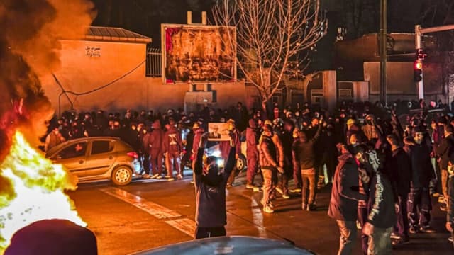 Al menos 7000 muertos dejan las protestas de Irán, según activistas