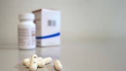 FDA lanza programa para impulsar la fabricación nacional de medicamentos