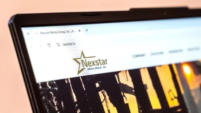 Trump respalda el acuerdo de televisión abierta entre Nexstar y Tegna