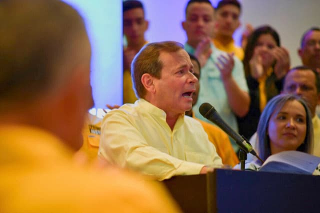 El legislador y político venezolano Juan Pablo Guanipa habla durante un evento del partido opositor Primero Justicia para presentarlo como su candidato a las primarias presidenciales, en Caracas, Venezuela, el 10 de noviembre de 2022. (Gaby Oraa/Reuters).