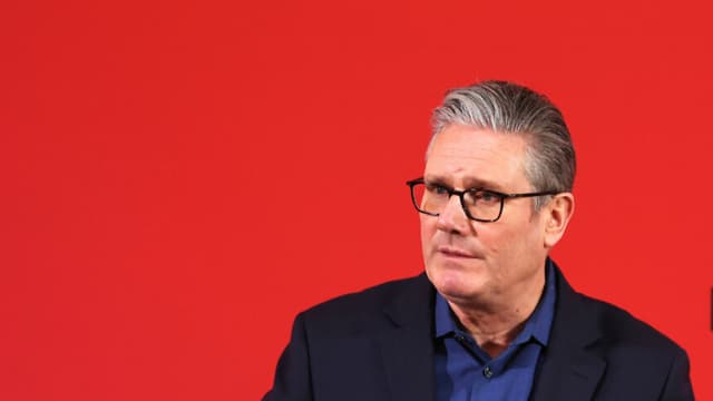 Renuncia director de comunicaciones del primer ministro británico Starmer por escándalo Mandelson-Epstein