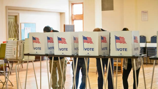 Jueza federal rechaza solicitud del DOJ para obtener datos de votantes en Michigan