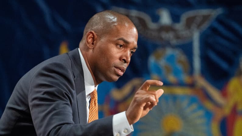 Delgado abandona la carrera por la candidatura demócrata a gobernador de Nueva York frente a Hochul