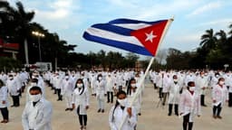 Guatemala no renovará acuerdo para la contratación de médicos cubanos