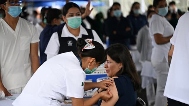 Sheinbaum llama a "la calma" ante brote de sarampión que ha causado 28 muertes
