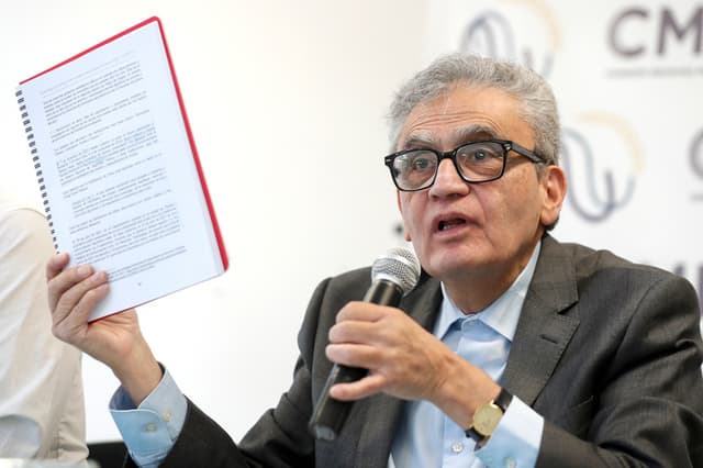 El presidente del Consejo Ciudadano para la Seguridad Pública y Justicia, José Antonio Ortega, habla en una rueda de prensa este miércoles, en la Ciudad de México (México). La organización Consejo Ciudadano para la Seguridad Pública y la Justicia Penal sitúo a México como el país que tiene un mayor número de ciudades dentro de las 50 más violentas del mundo, con 17 urbes, seguido por Colombia y Ecuador, de acuerdo a su informe anual de 2025. (EFE/ Isaac Esquivel)