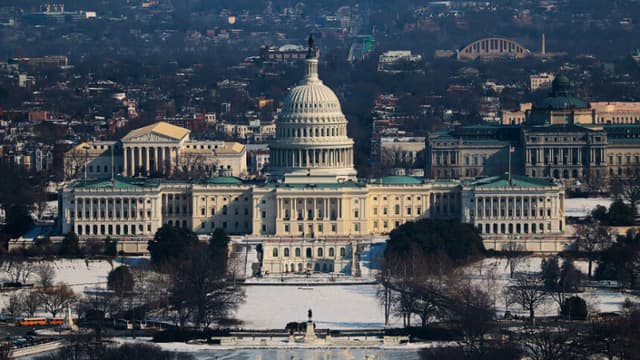 Legisladores abandonan la capital y ponen en riesgo operación del DHS