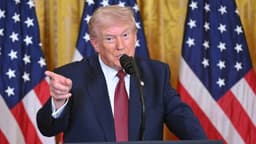 Trump indulta a cinco exjugadores de la NFL, entre ellos Joe Klecko, miembro del Salón de la Fama
