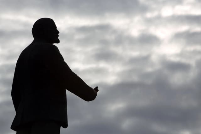 Una estatua de Vladimir Lenin en Simferópol, Ucrania, el 17 de marzo de 2014. (Spencer Platt/Getty Images)