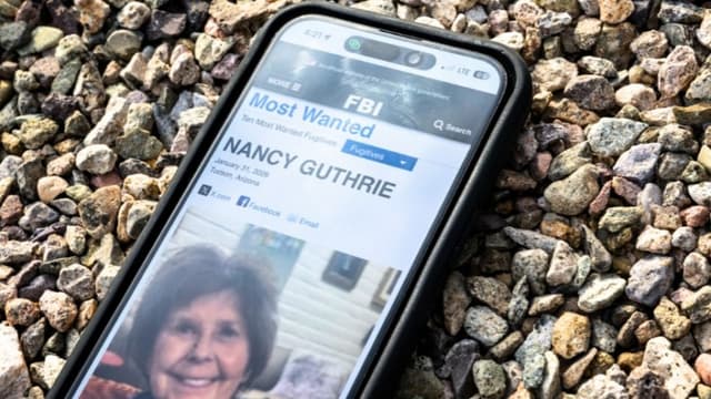 "Nunca es demasiado tarde para hacer lo correcto", Savannah Guthrie suplica a secuestradores de su madre