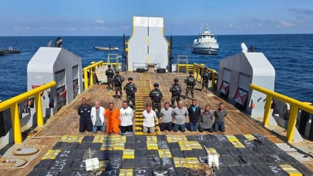 El Salvador incauta el cargamento de droga más grande de la historia del país