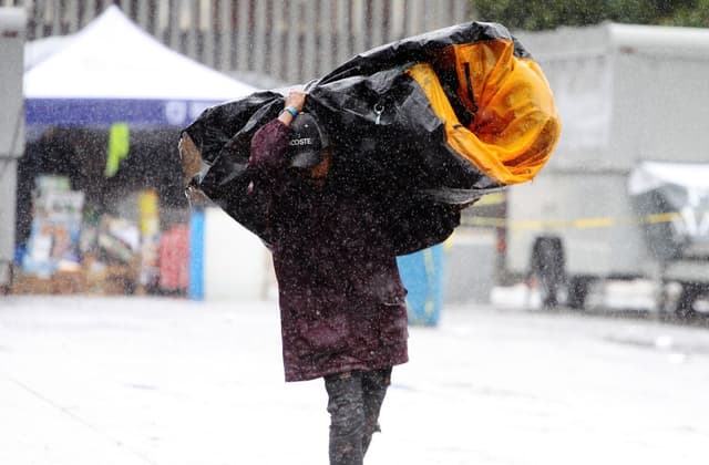 Frente frío provoca apagones en Tijuana por fuertes vientos y lluvias