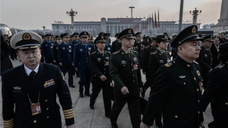 Destituyen a tres altos mandos militares chinos por cargos de corrupción