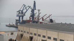 Canciller de Perú se reúne con embajador chino en medio de tensión por el puerto de Chancay