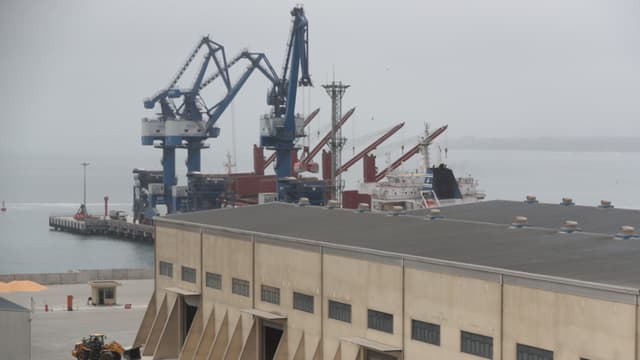 Canciller de Perú se reúne con embajador chino en medio de tensión por el puerto de Chancay