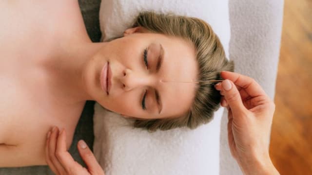 Cómo la acupuntura facial puede ayudar a rejuvenecer su piel