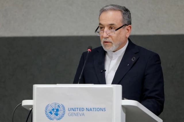 El ministro de Relaciones Exteriores iraní, Abbas Araghchi, en Ginebra, Suiza, el 17 de febrero de 2026. (Valentin Flauraud/AFP vía Getty Images)