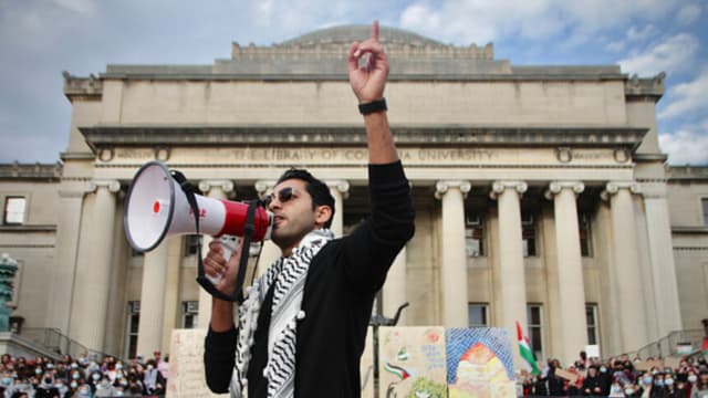 Juez bloquea intento de administración de Trump de deportar a Mohsen Mahdawi