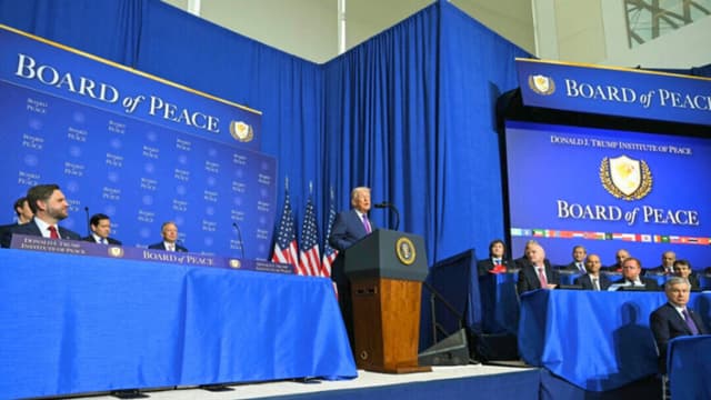 Trump anuncia un compromiso de 10,000 millones de dólares para la Junta de Paz