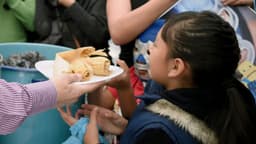 Niños intoxicados por comer tamales con fentanilo en México, alerta a embajador de EE. UU.