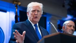 Trump eleva aranceles globales al 15 % tras la sentencia de la Corte Suprema