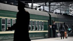 PCCh arresta a ciudadanos por mostrar trenes abarrotados en plena recesión