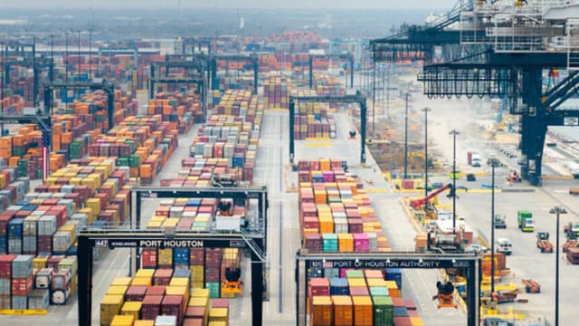 Entran en vigor nuevos aranceles globales del 10 % impuestos por Trump