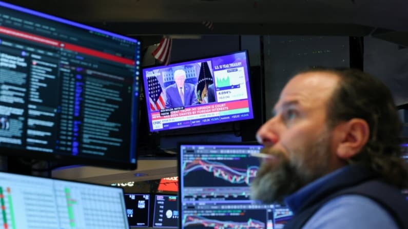 Caen las bolsas, el petróleo sigue por encima de los USD 100 y las tensiones con Irán afectan el mercado