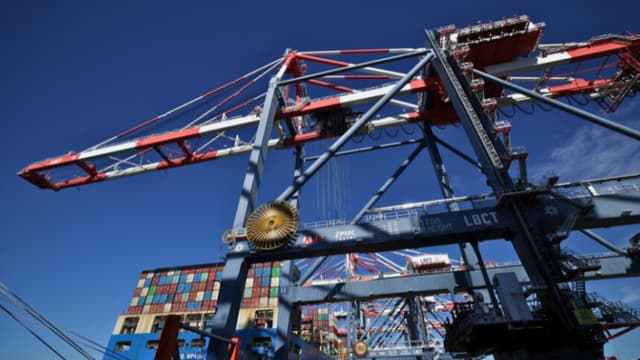 Incertidumbre por aranceles de EE. UU. tras fallo de Corte Suprema frena negociaciones con UE, India y Japón