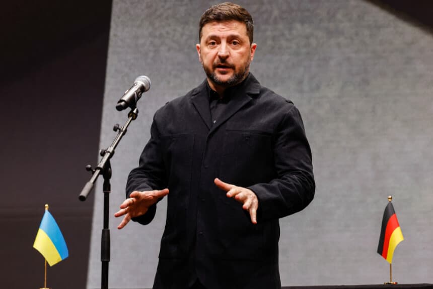 El presidente ucraniano Volodímir Zelenski en Gilching, Alemania, el 13 de febrero de 2026. (Alexandra Beier/AFP a través de Getty Images).
